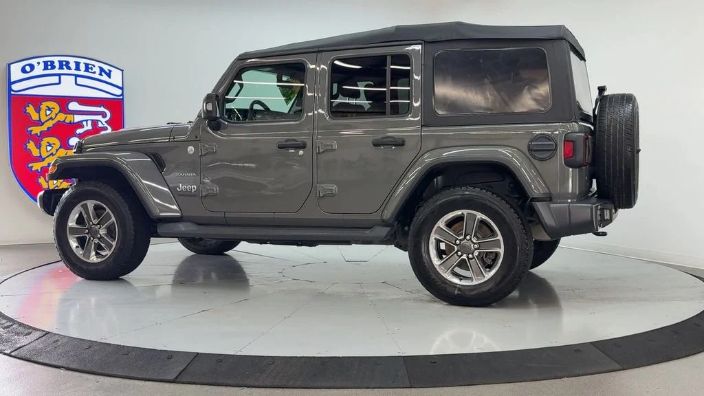 Used 2018 Gray Clearcoat Jeep Unlimited Sahara image 7