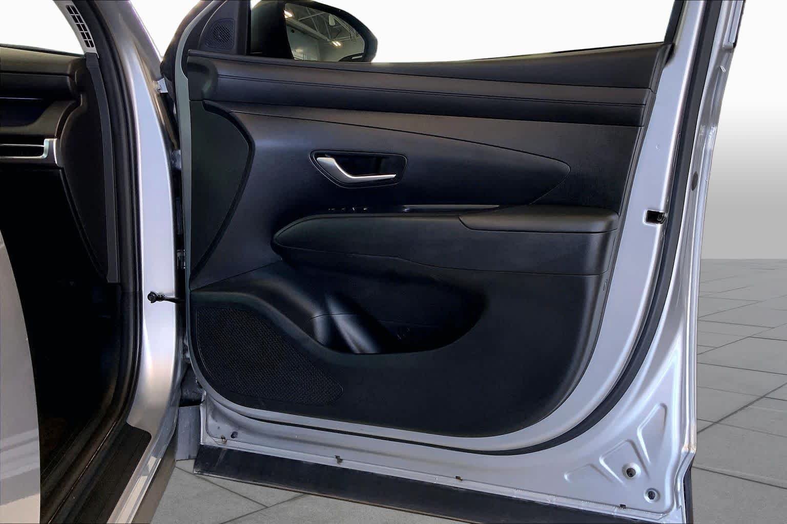 Certified Used 2025 Shimmering Silver Hyundai SEL Convenience image 22