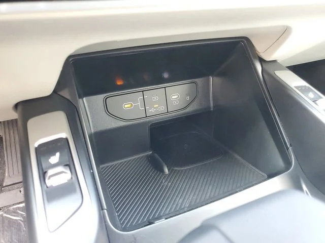 2025 Kia Sorento S - Photo 19