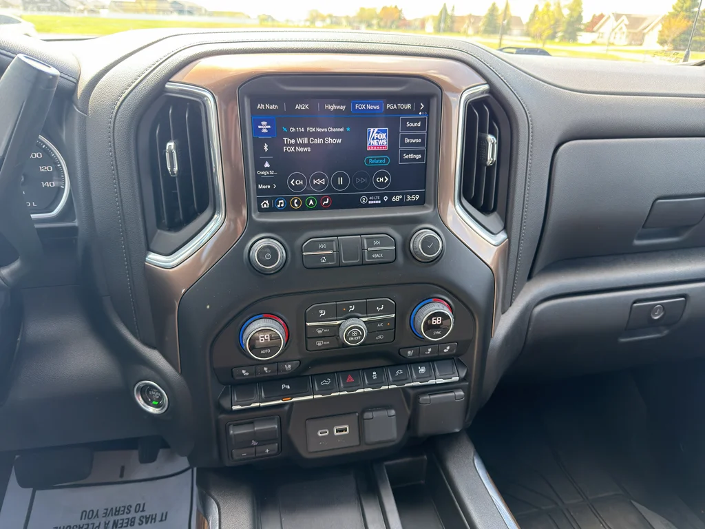 Used 2022 BLACK Chevrolet High Country image 10