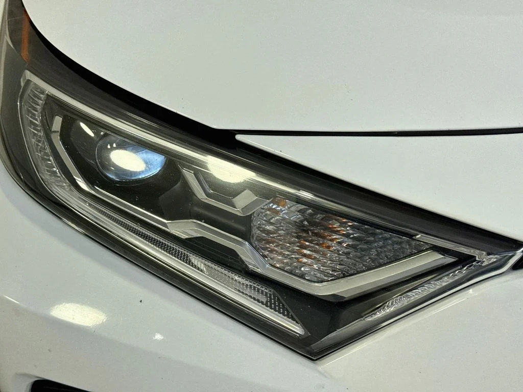 Used 2021 Super White Toyota XLE image 37