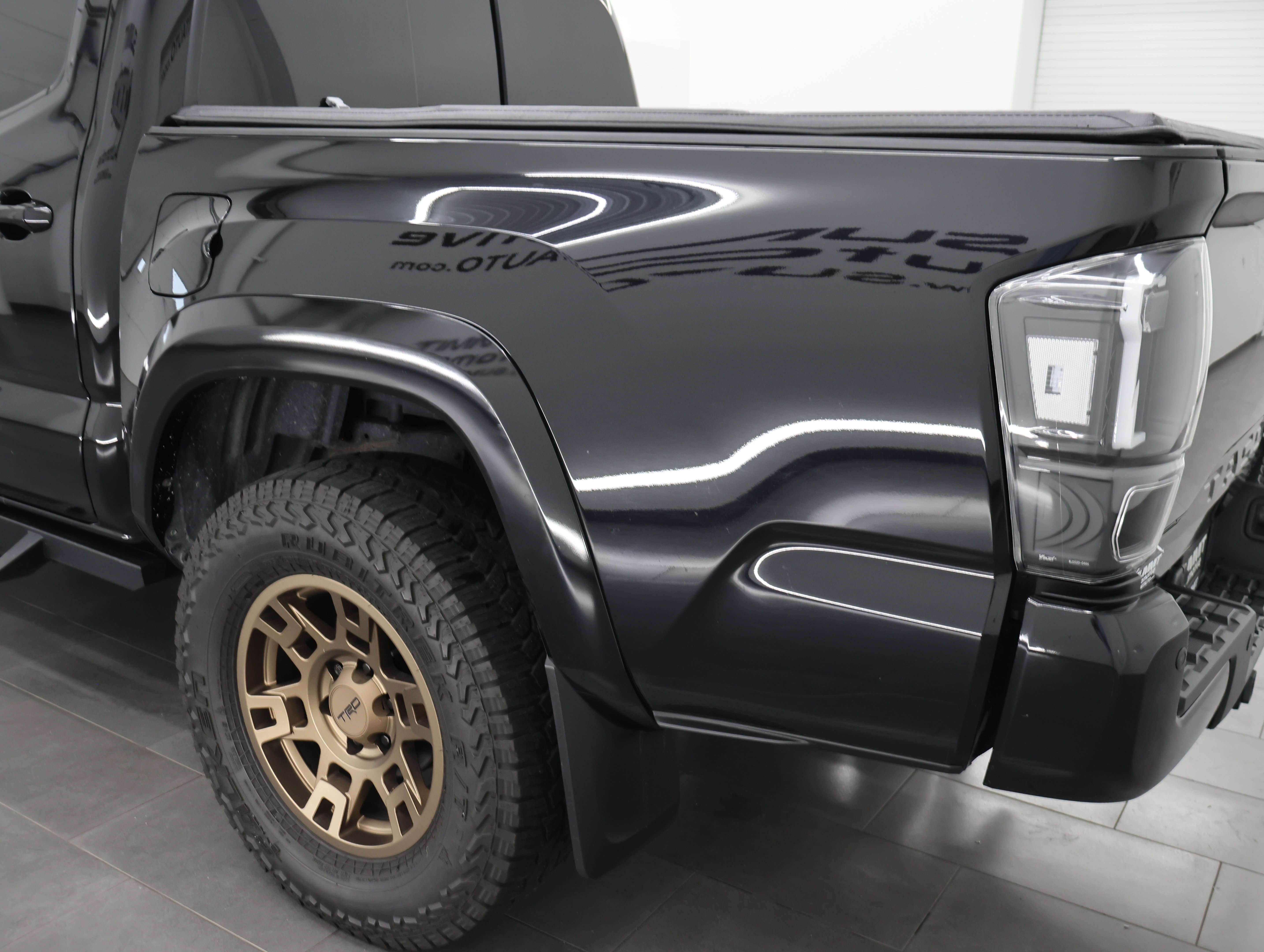 Used 2021  Toyota  image 26