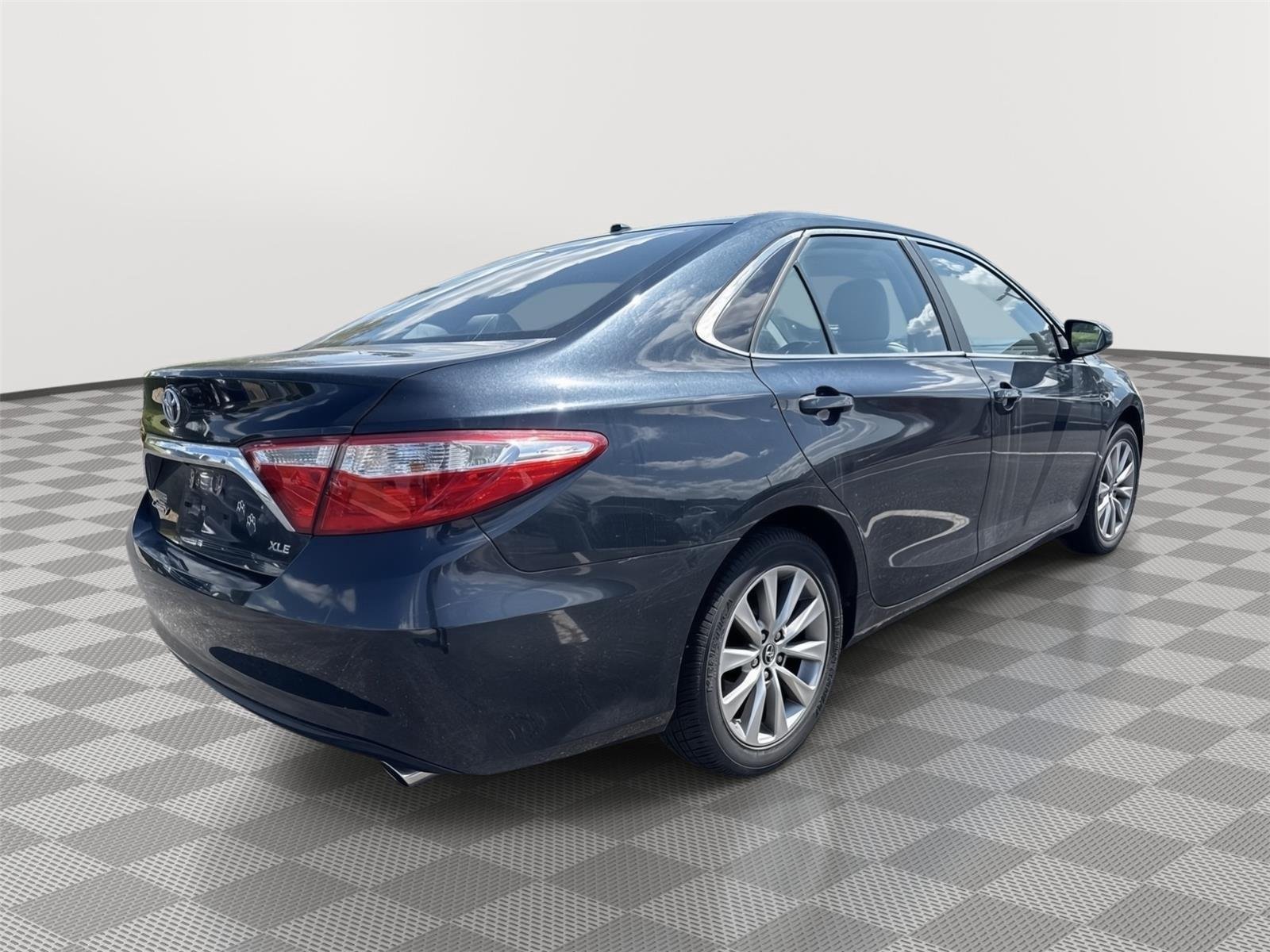 Used 2015 Cosmic Gray Mica Toyota XLE image 6