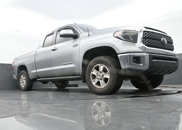 Used 2018 Silver Sky Metallic Toyota SR5 image 9