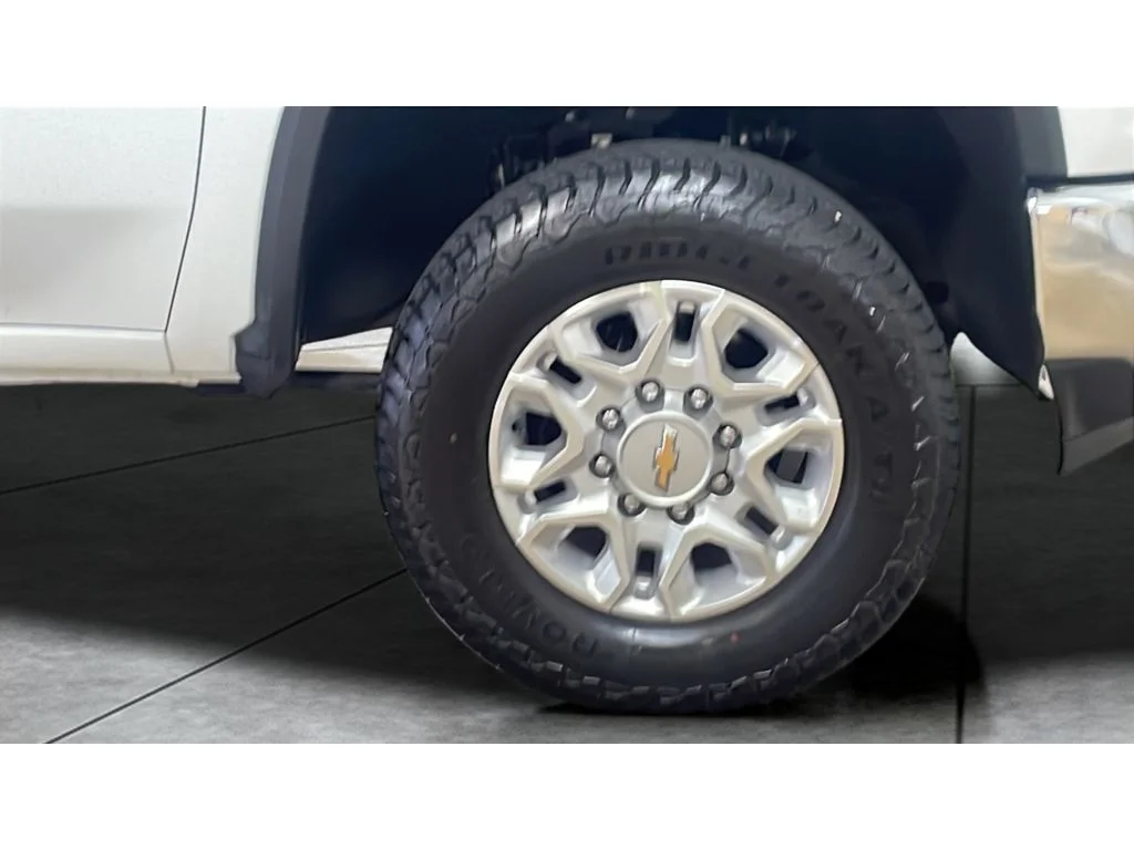 Used 2021 Summit White Chevrolet LT image 19