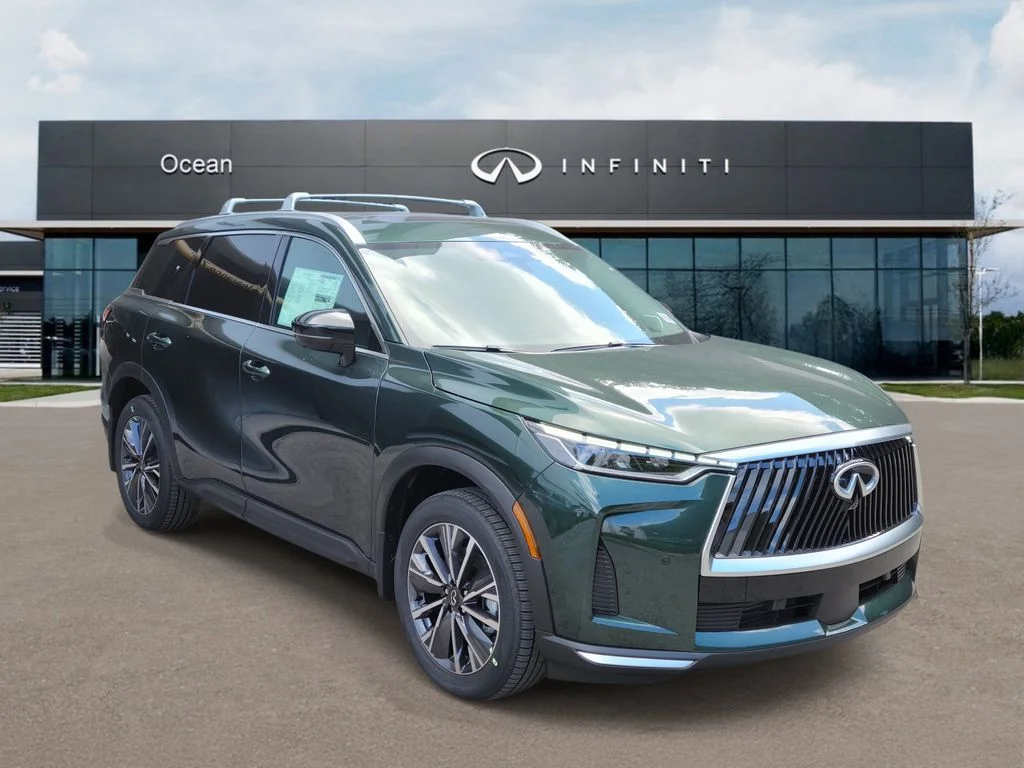 New 2027 DEEP EMERALD INFINITI Luxe FWD image 2