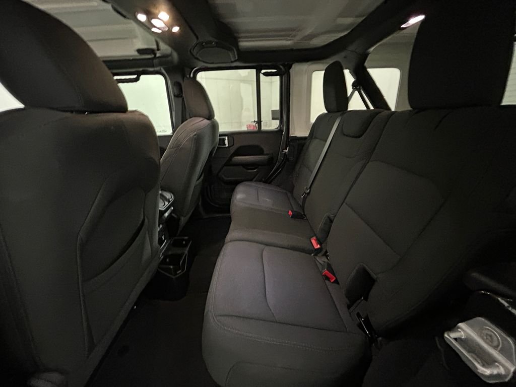 Used 2021 Gray Jeep Unlimited Sahara image 19