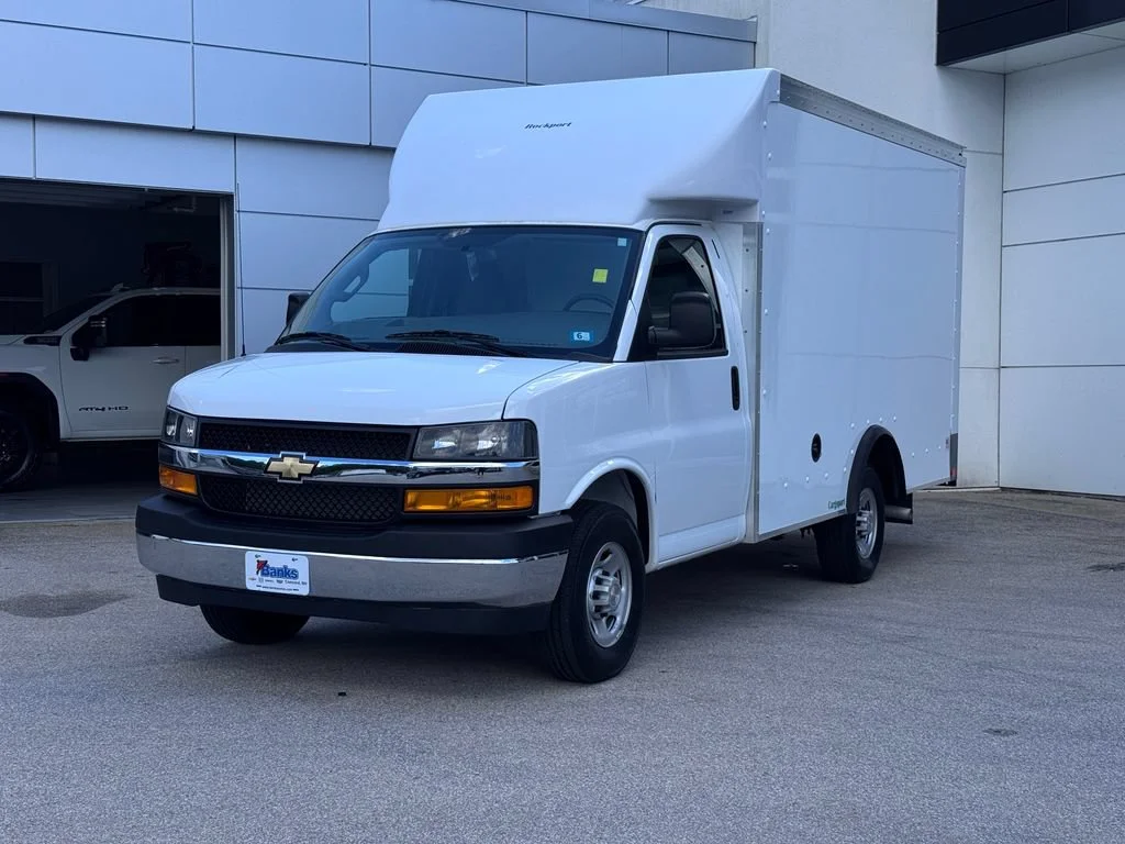 Used 2025 Summit White Chevrolet Work Van image 2
