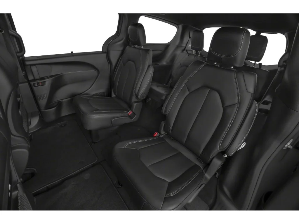 Used 2025 Black Chrysler Select image 8