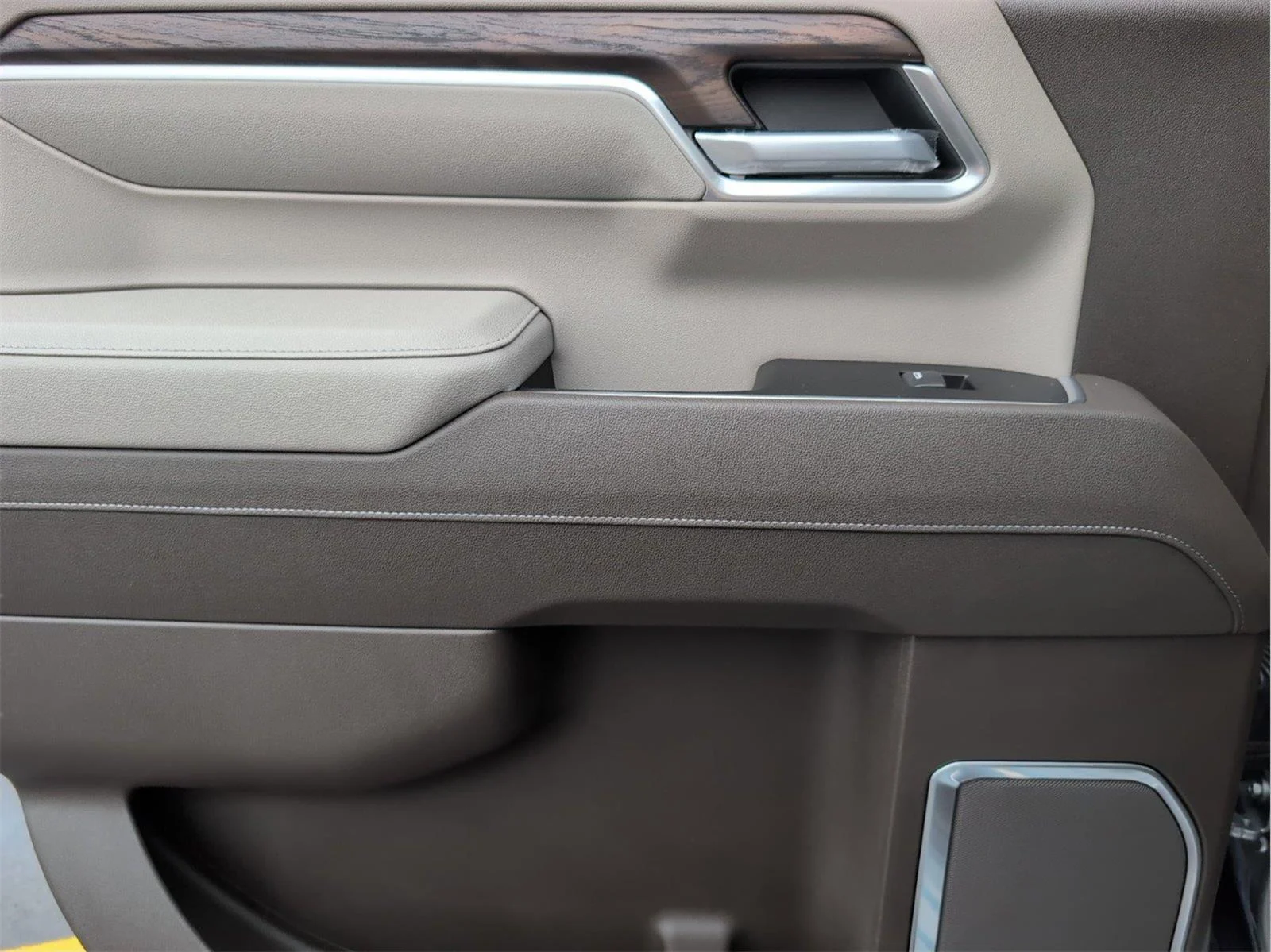 New 2026 Sterling Metallic GMC SLT image 9