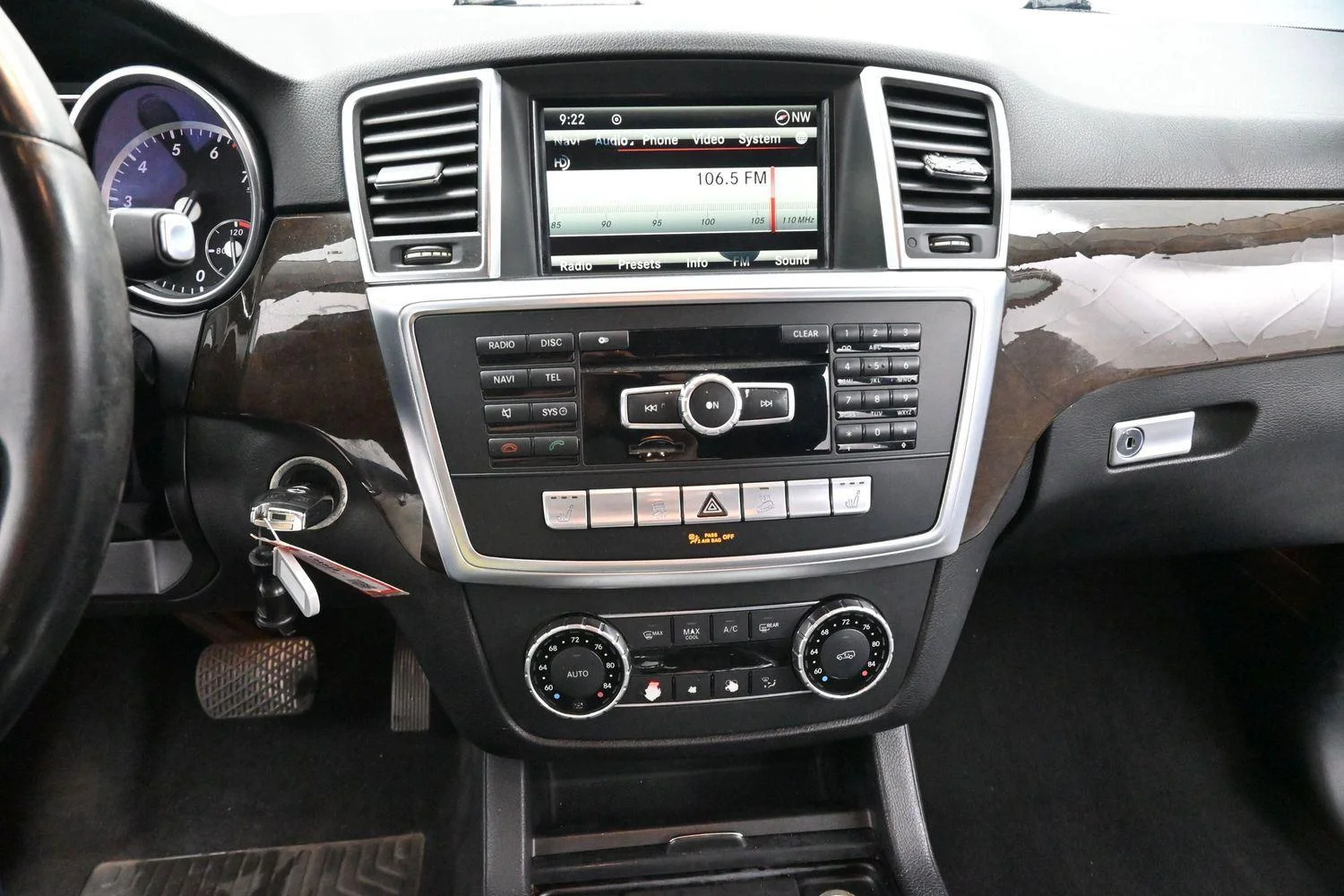 Used 2014 Steel Gray Metallic Mercedes-Benz ML 350 image 24