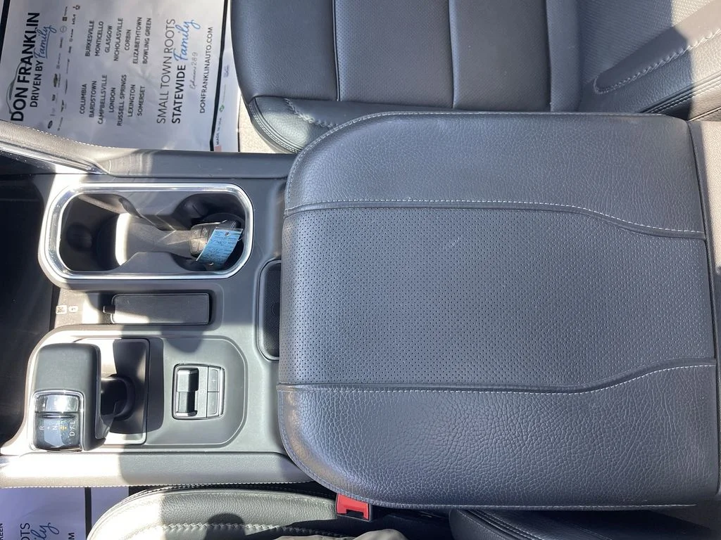Used 2024 Silver GMC Denali image 23