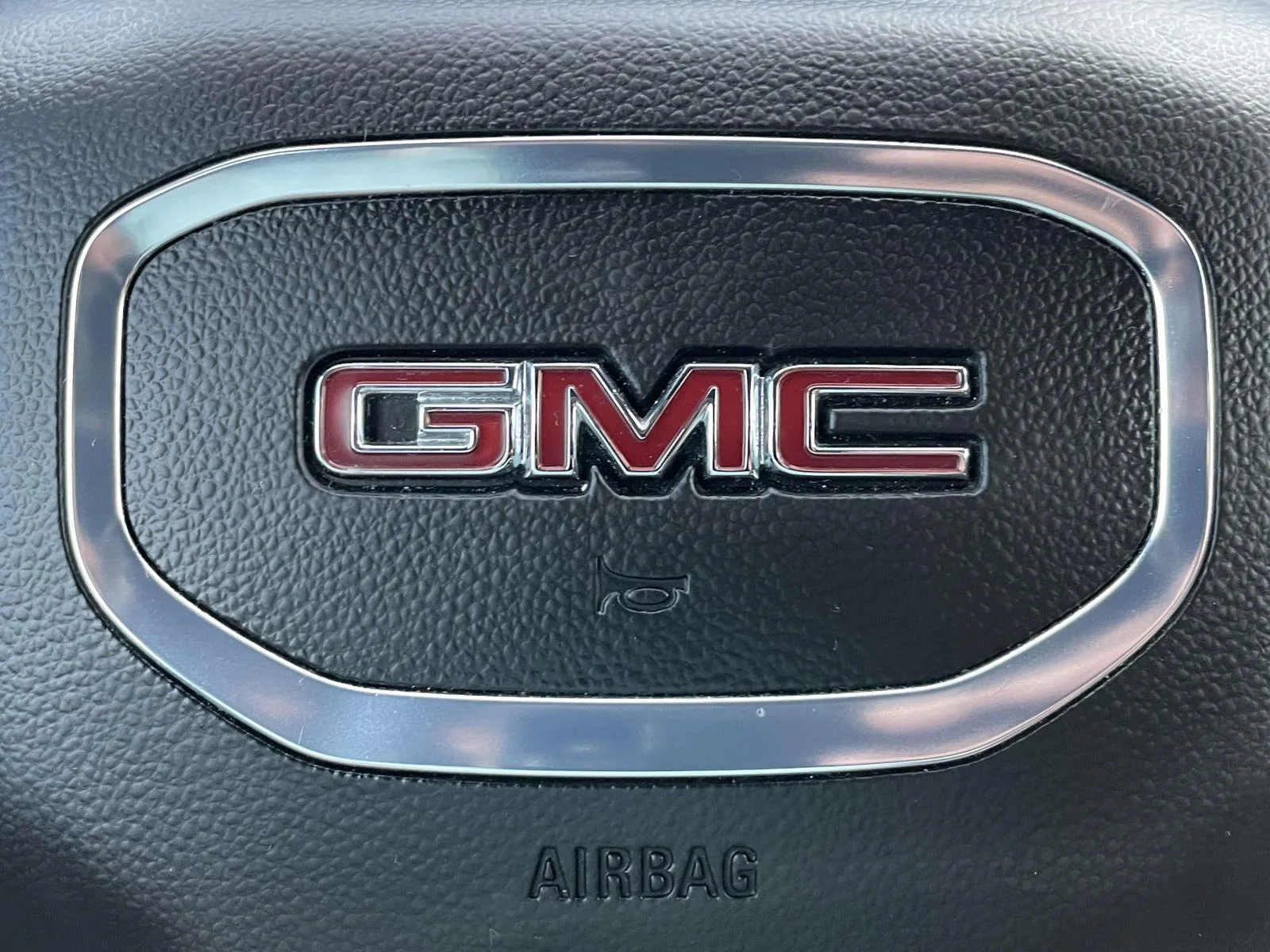 Used 2024 Summit White GMC Elevation image 28