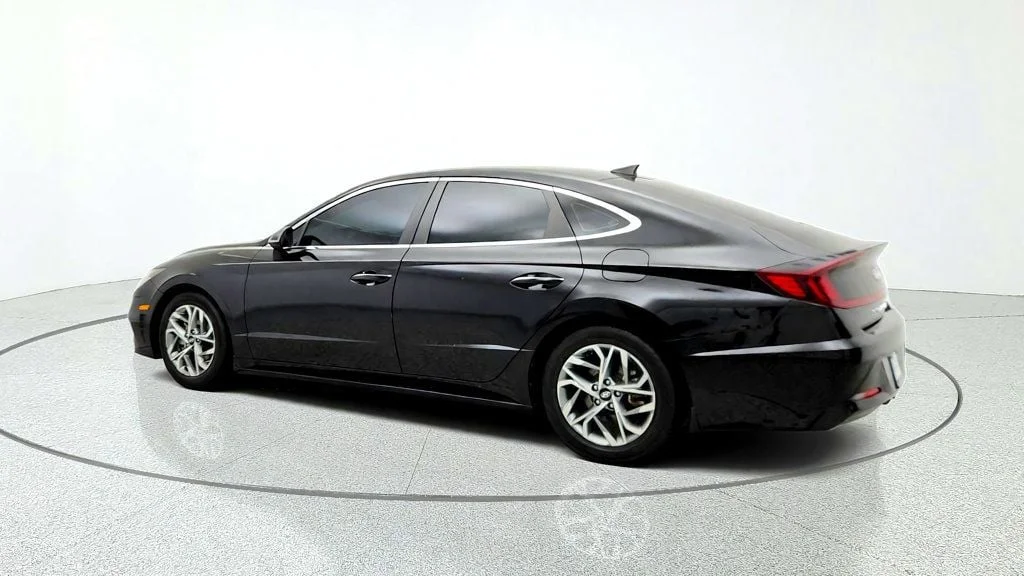 Used 2022 Phantom Black Hyundai SEL 2.5L w/ Convenience Pkg, Panoramic Sunroof & Digital Cluster image 7
