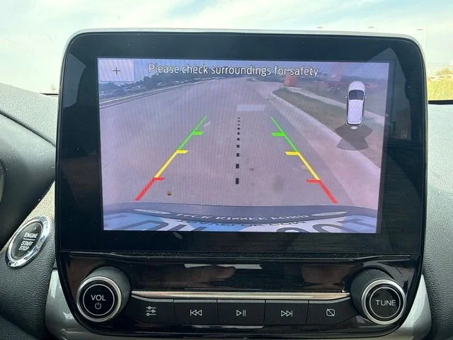 Used 2020 Red Ford SE image 10