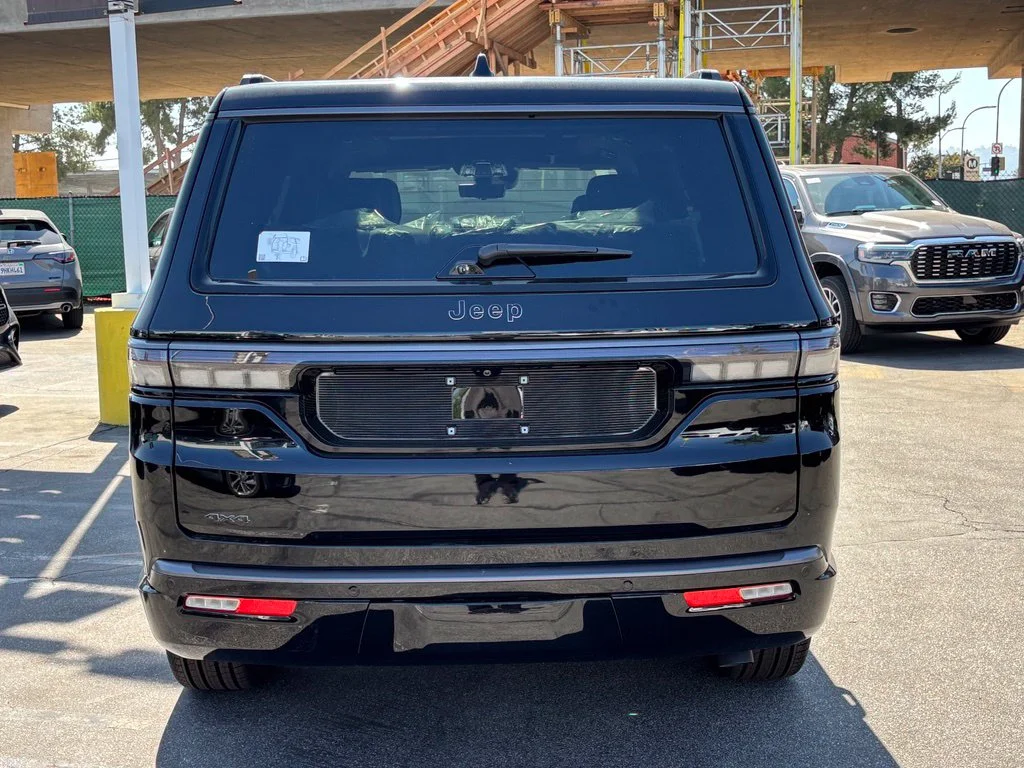 New 2026 Black Jeep Summit Obsidian image 4