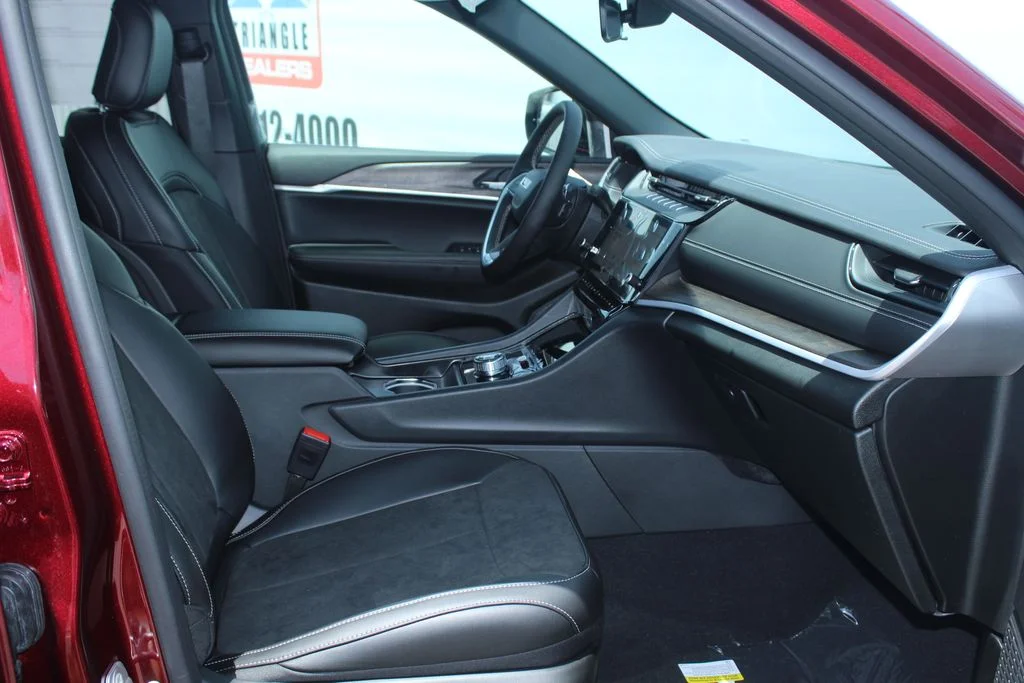 New 2026 Red Jeep Altitude image 11