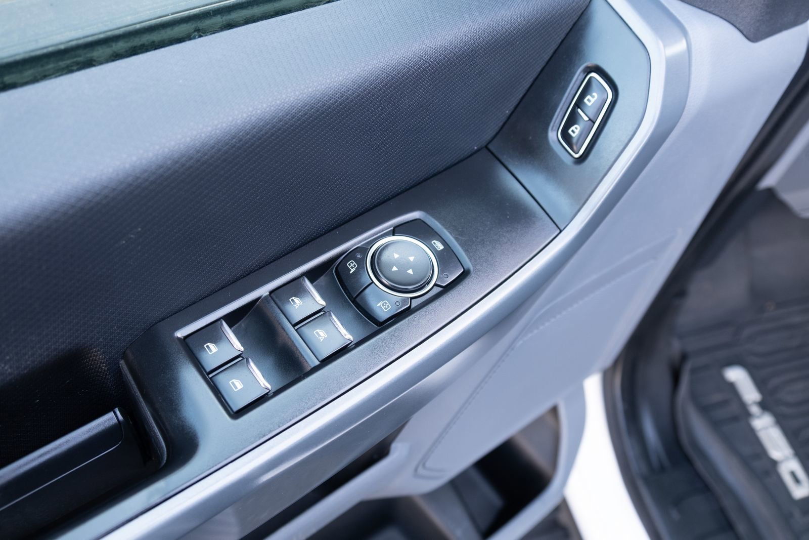 Used 2023  Ford XLT image 12