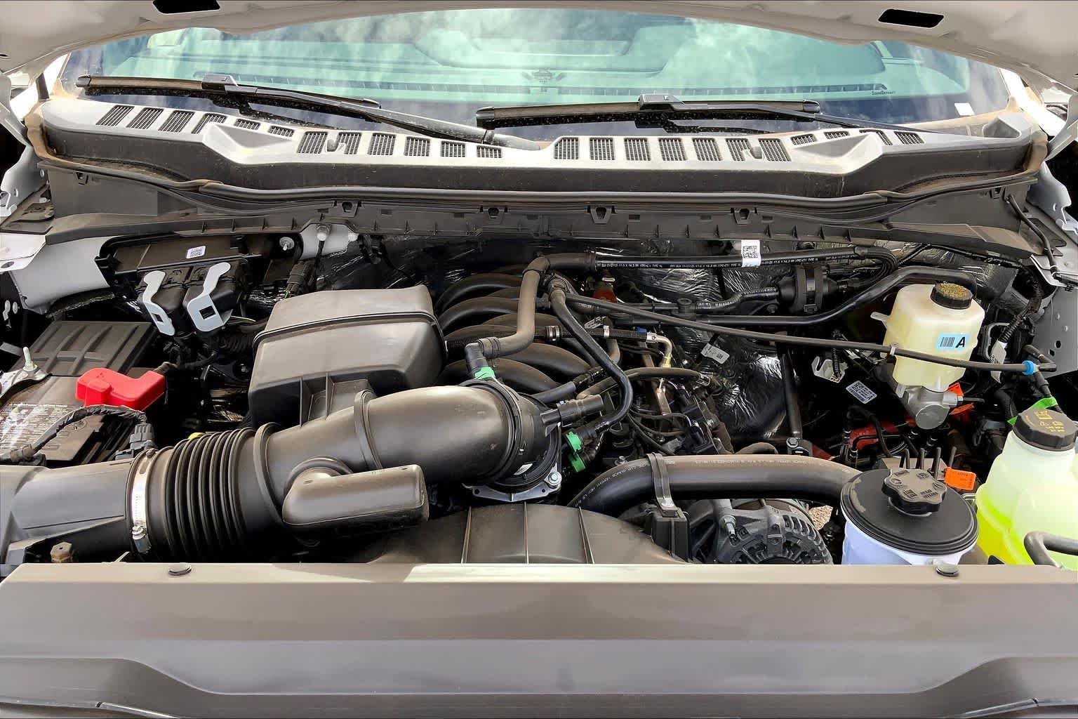 New 2026 Star White Metallic Tri-Coat Ford F-250® Lariat® image 16