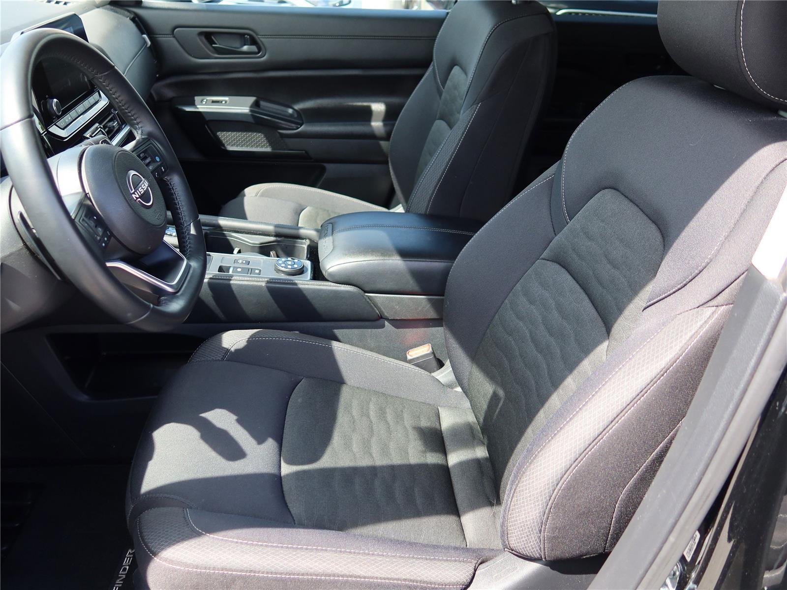 Used 2025 Super Black Nissan SV image 13
