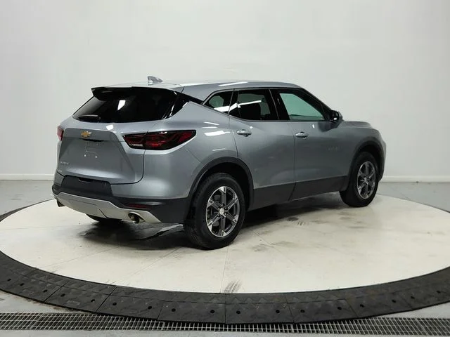 Used 2025 Gray Chevrolet LT image 8