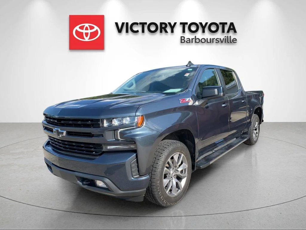 Used 2022 Gray Chevrolet RST image 1