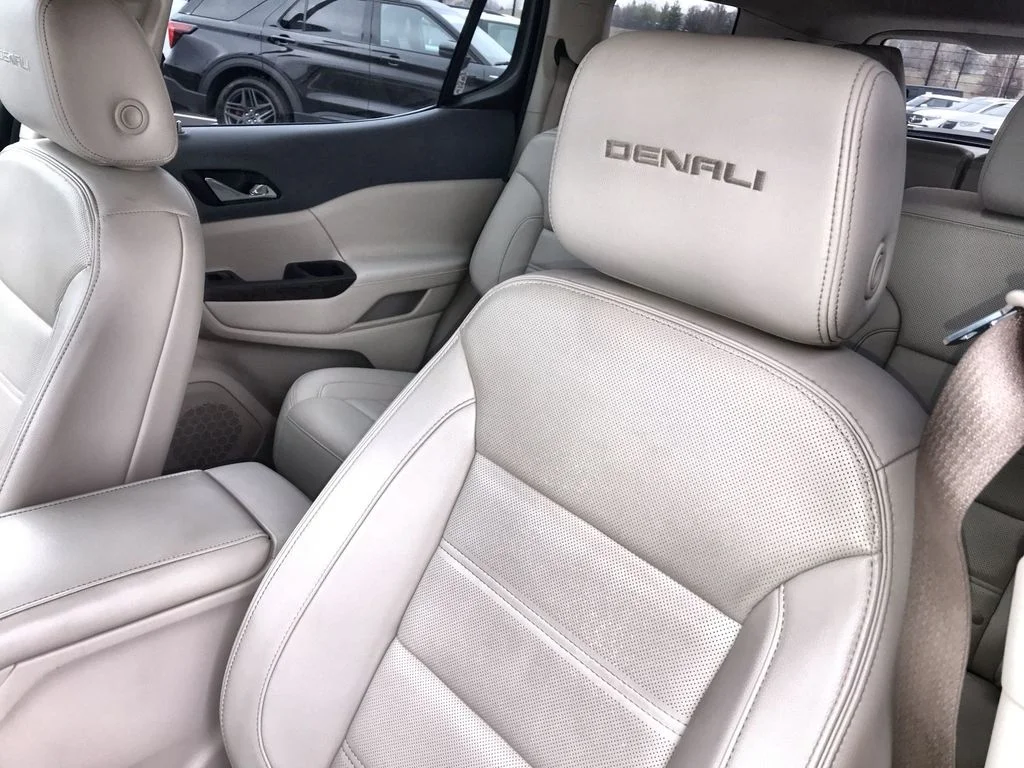 Used 2023 Green GMC Denali image 13