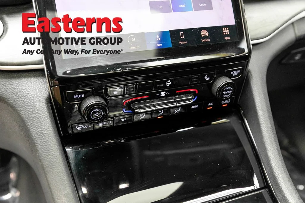 Used 2023 White Jeep 4xe image 19
