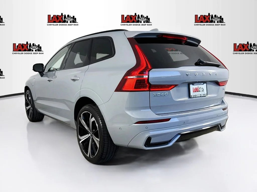 Used 2025 Gray Volvo T8 Ultra image 5