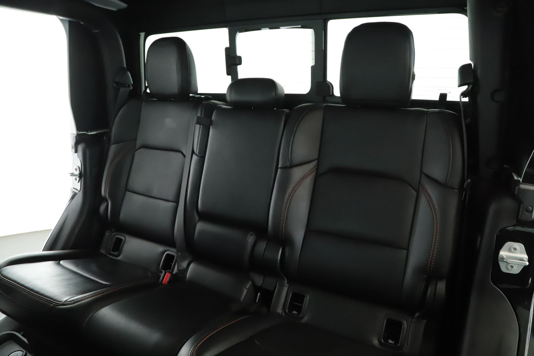 Used 2021 Black Clearcoat Jeep Mojave 4x4 image 5