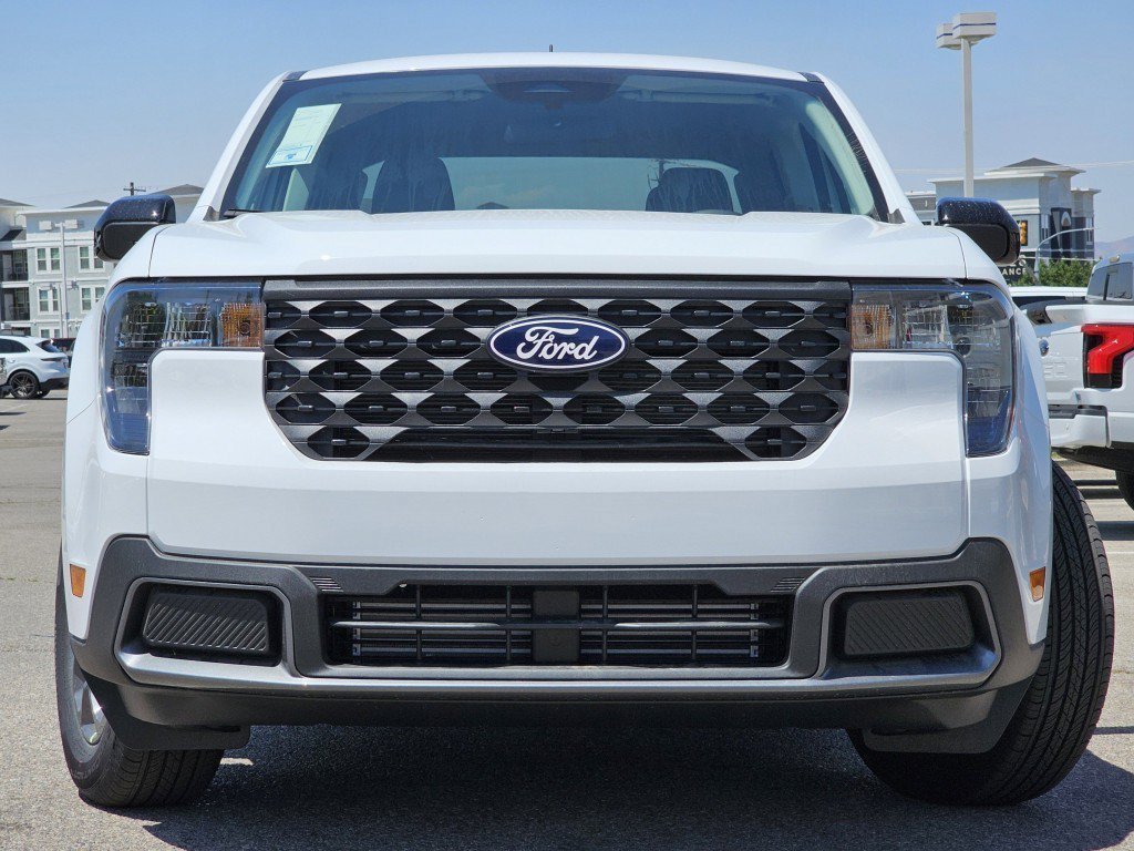 New 2025 Oxford White Ford XLT image 11