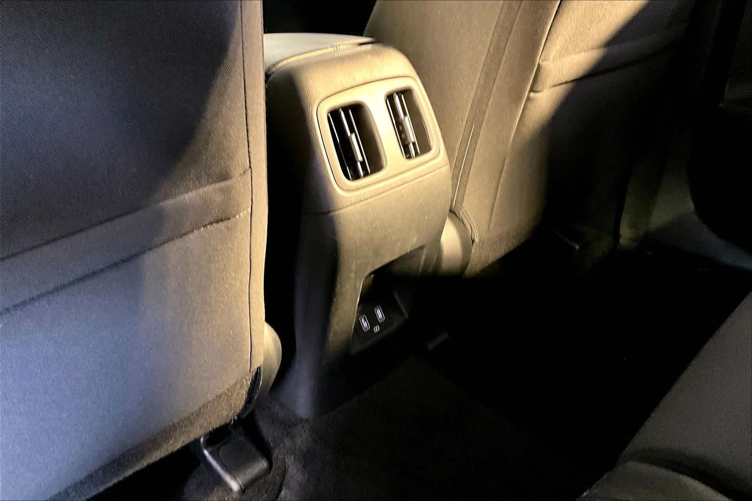 Used 2024 Hampton Gray Hyundai SEL image 35