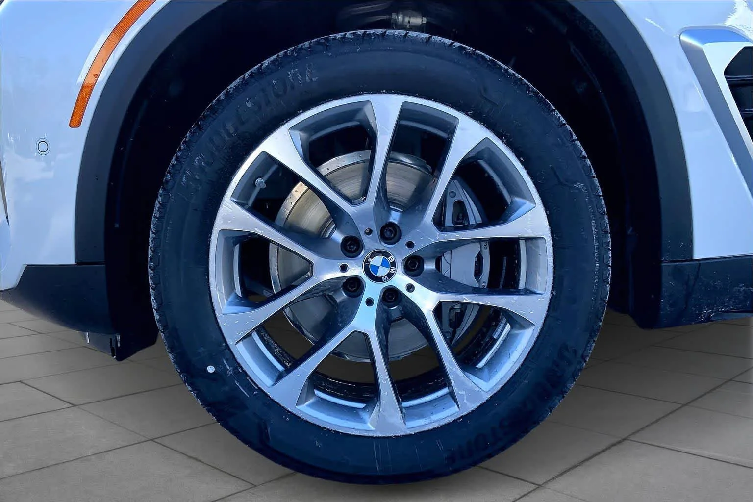 New 2026 Mineral White Metallic BMW xDrive40i image 11