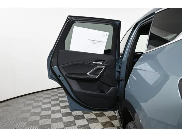 New 2026 Cape York Green Metallic BMW xDrive28i image 29