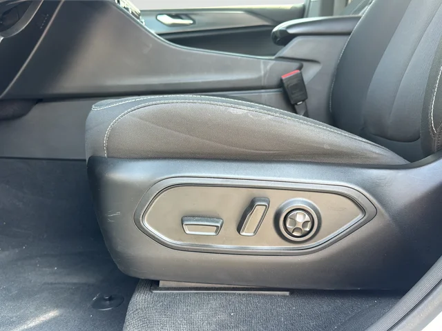Used 2024 White Jeep Laredo X image 18