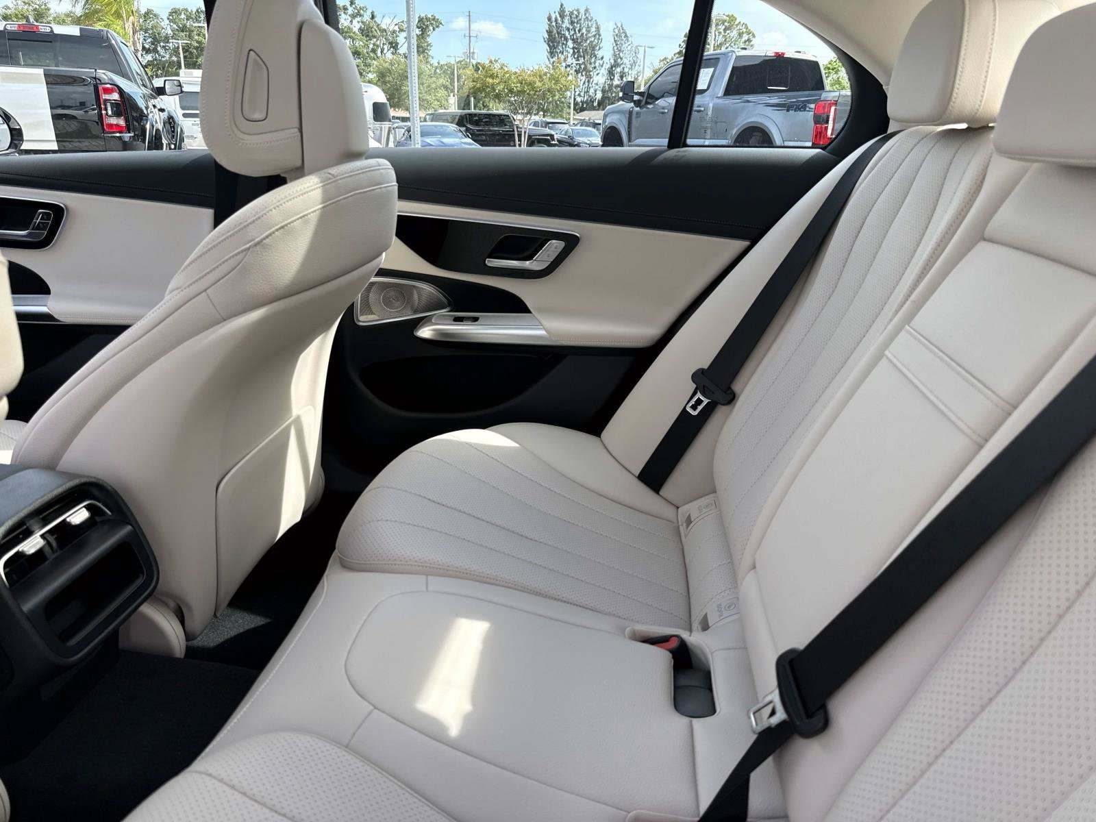 New 2026 Polar White Mercedes-Benz E 350 RWD Sedan image 13