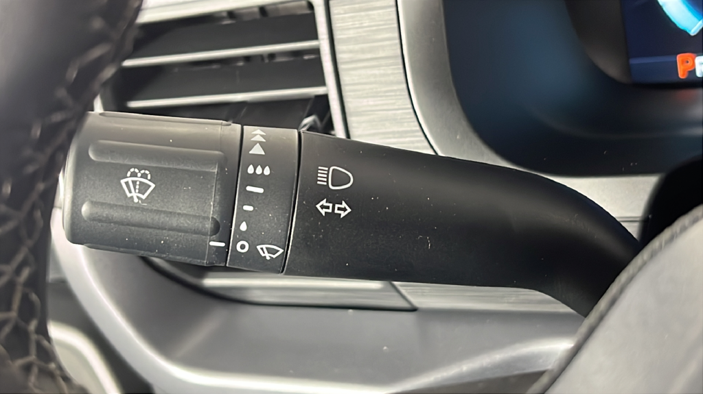 New 2026 Carbonized Gray Metallic Ford XLT image 22