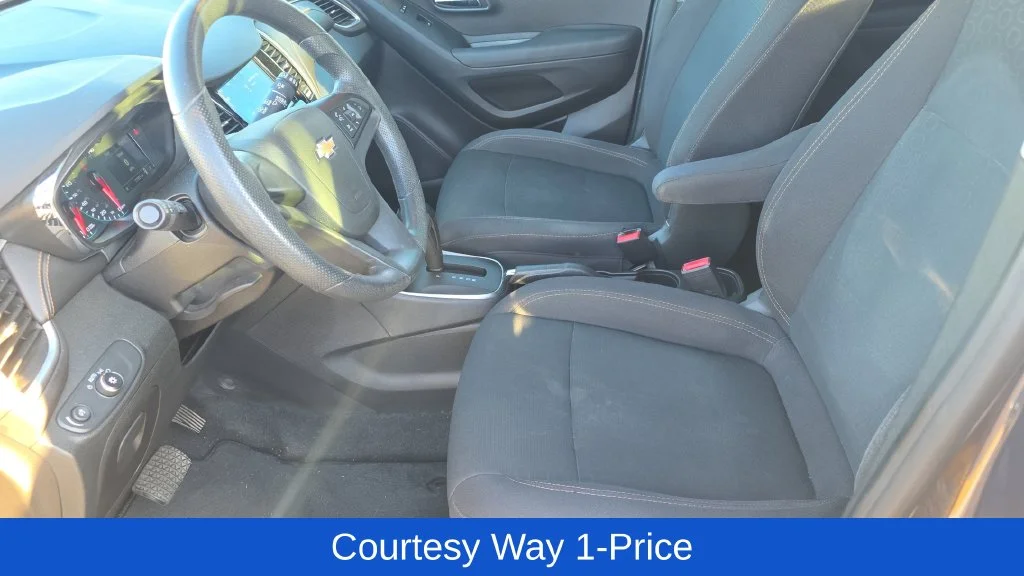 Used 2018 Blue Chevrolet LS image 13
