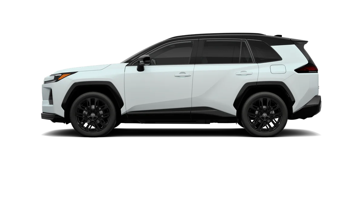 New 2026 Wind Chill Pearl with Midnight Black Metallic roof Toyota XSE image 4