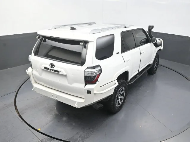 Used 2016 White Toyota SR5 Premium image 30