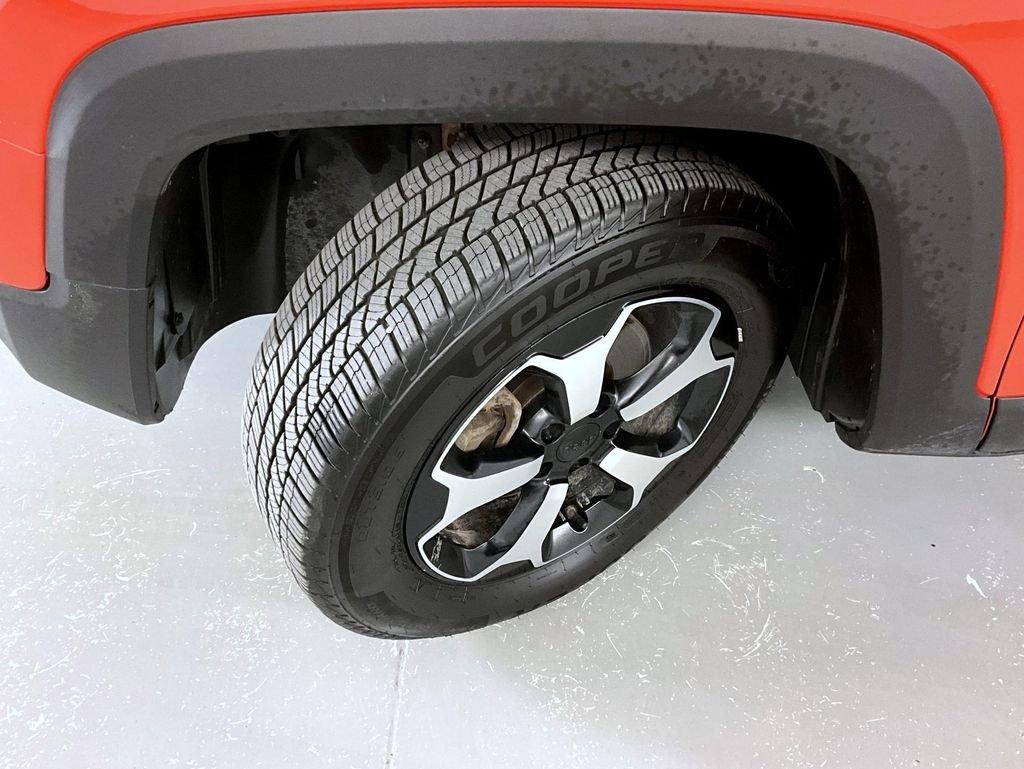 Used 2021 Orange Jeep Trailhawk image 23