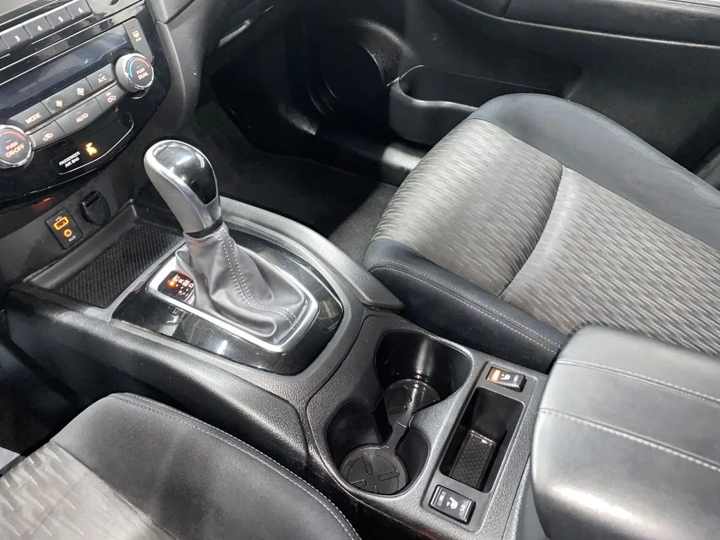 2017 Nissan Rogue SV - Photo 20