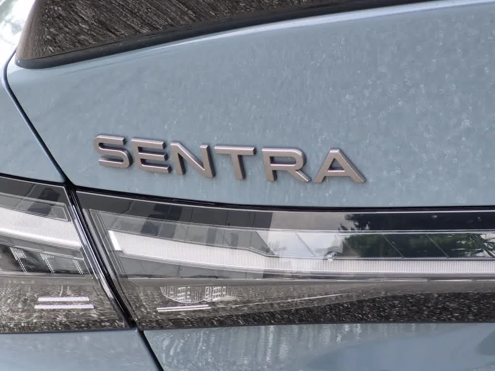 New 2026 Atlantic Gray Metallic Nissan SR image 18