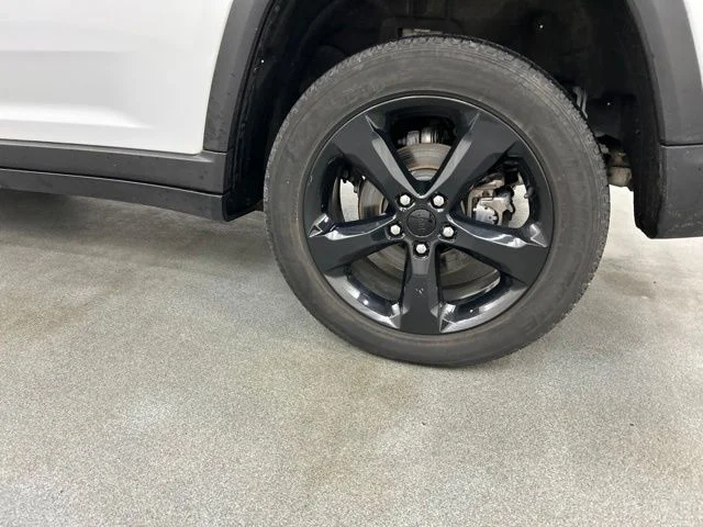 Used 2024 White Jeep Altitude X image 30