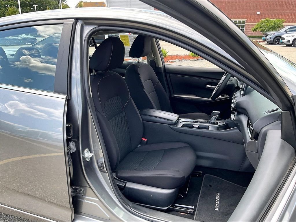 Used 2020 Gray Nissan S image 11