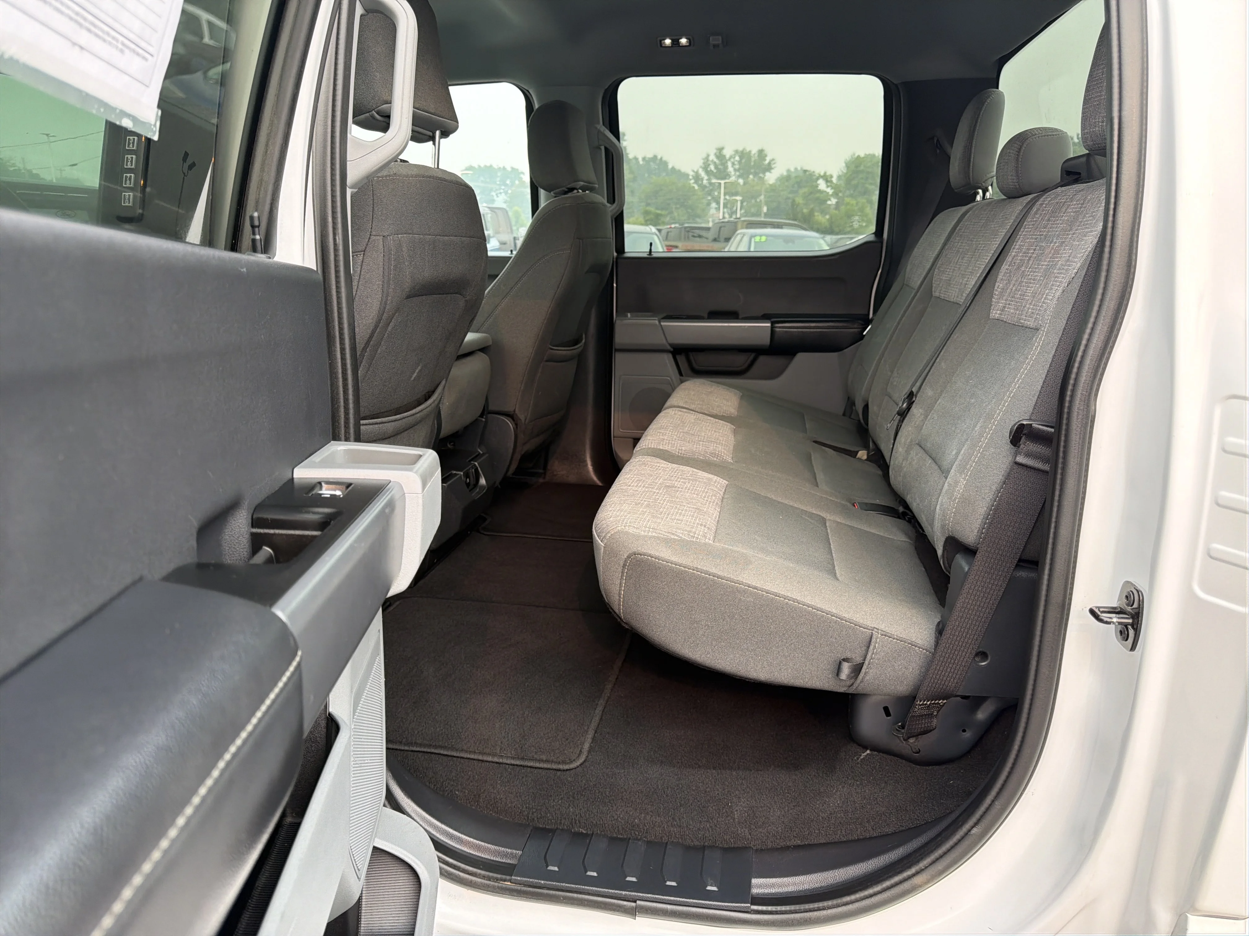 Used 2024 Oxford White Ford XLT image 13