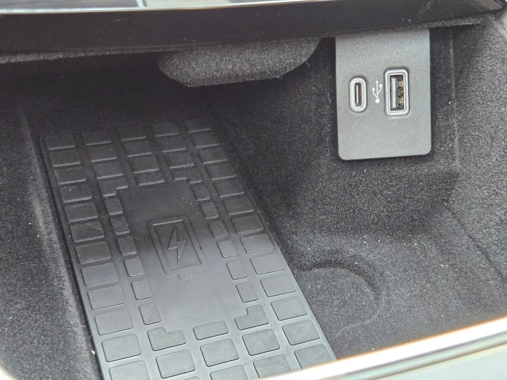 Used 2021 Black Lincoln Reserve image 29