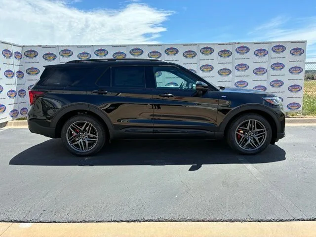 2026 Ford Explorer ST-LINE RWD's photo