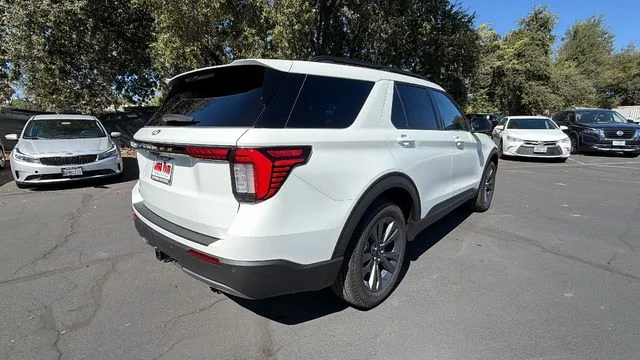 New 2027 White Ford 4DR 4WD ACTIVE image 4
