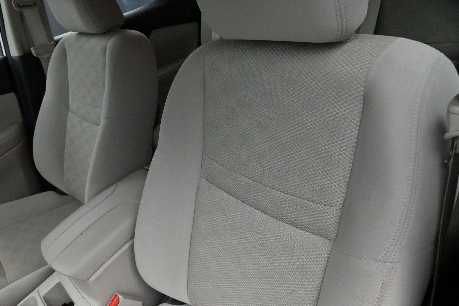 Used 2018 Pearl White Nissan SV image 15
